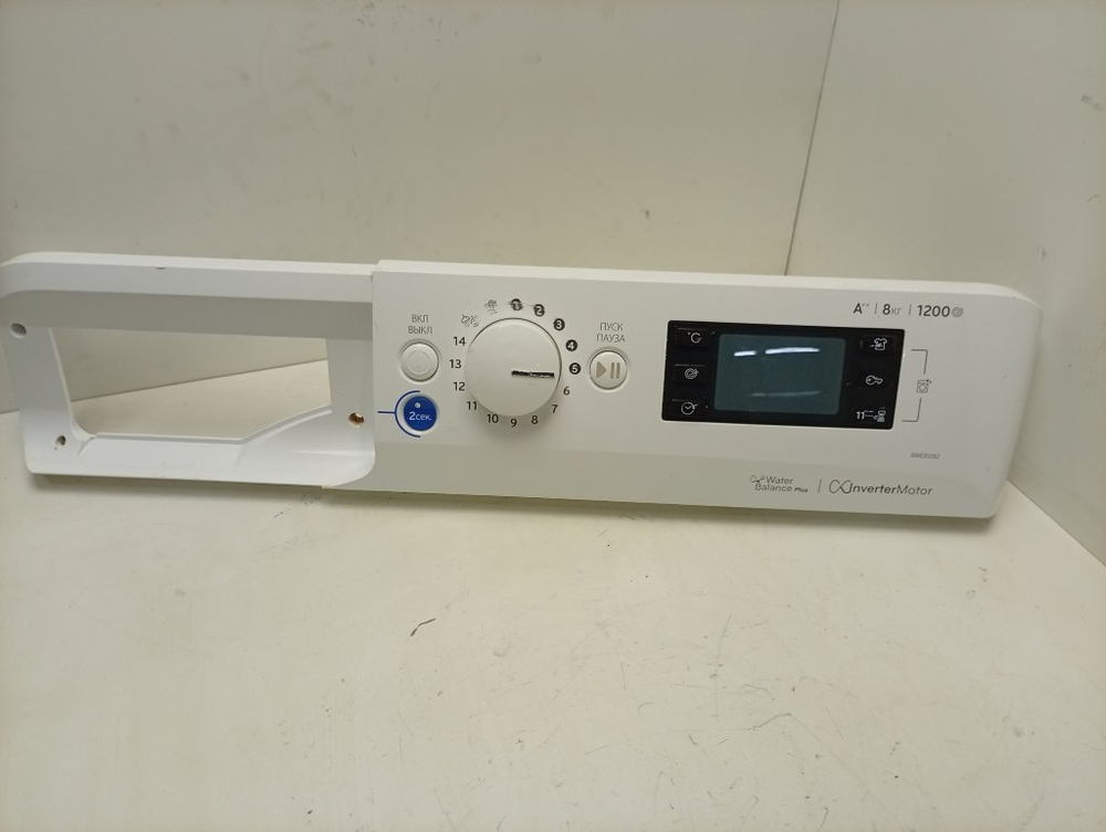 BWE81282LB кт35 Лицевая панель для стиральной машины Indesit 250006720 б/у