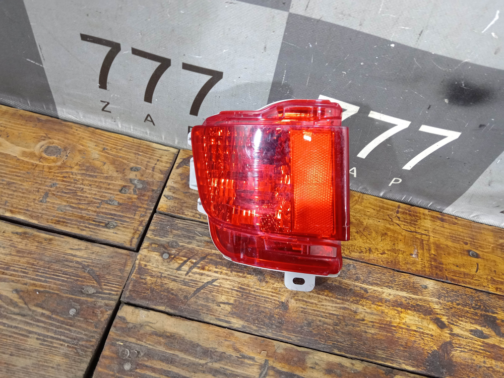 ПТФ задний левый Toyota Land Cruiser 200 15-21 Б/У Оригинал 8145660070