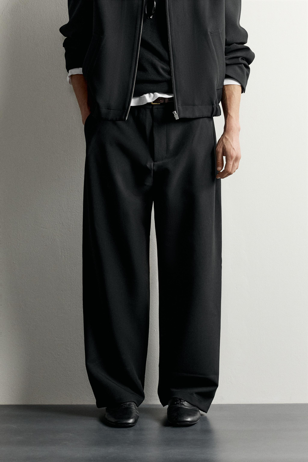 БРЮКИ WIDE FIT С БОКОВЫМИ СКЛАДКАМИ — ZARA