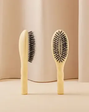 La Bonne Brosse N.02 The Essential Do It All Small Brush