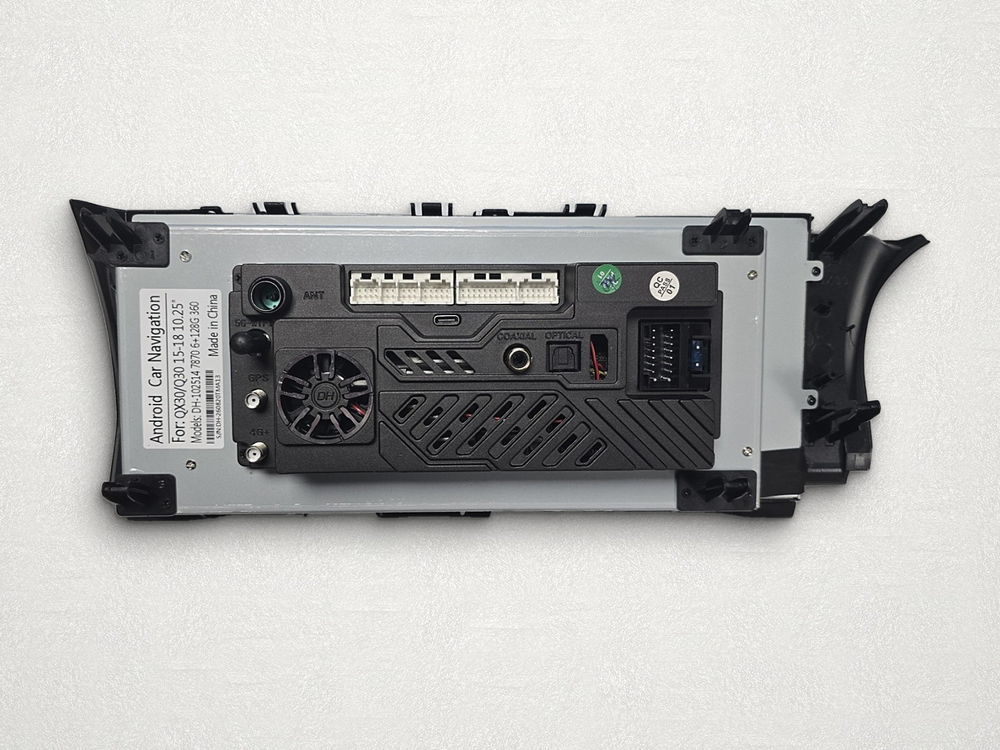 Штатная магнитола для INFINITY QX30 / Q30 2015-2018 KUBERG DH-1032