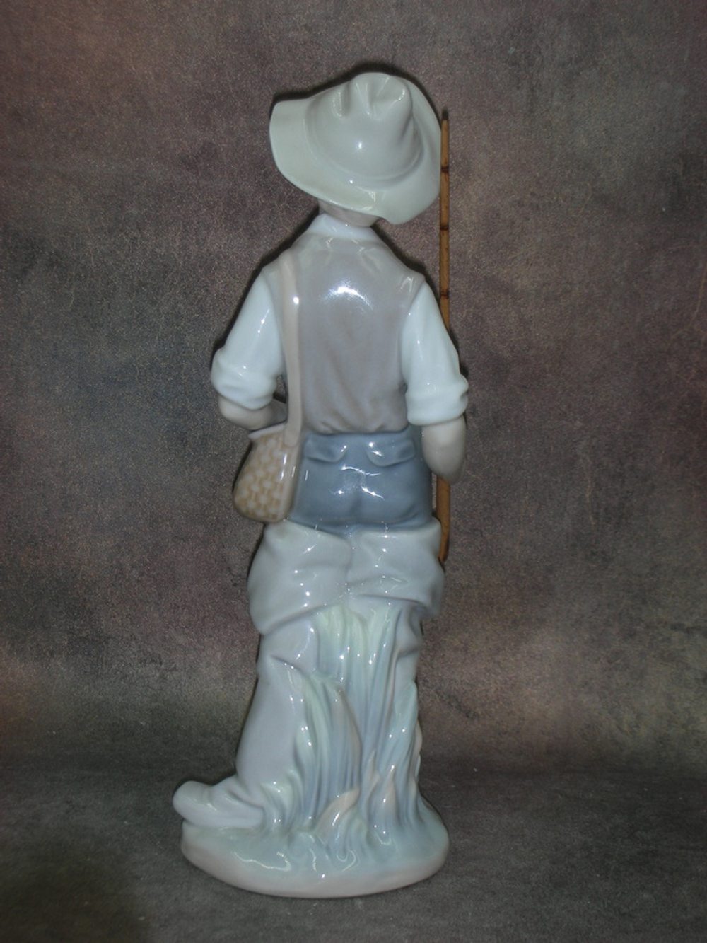 Статуэтка. Фарфор. Юный рыбак. Lladro. Испания