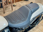 Harley-Davidson Softail Fat Bob 114 (White Sand Pearl) 
