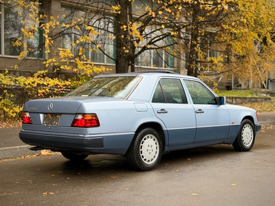 Mercedes-Benz E320