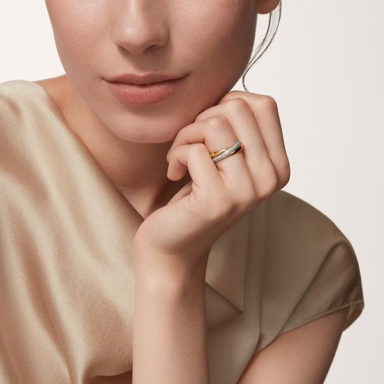 Кольцо Cartier Trinity, small model, half-paved