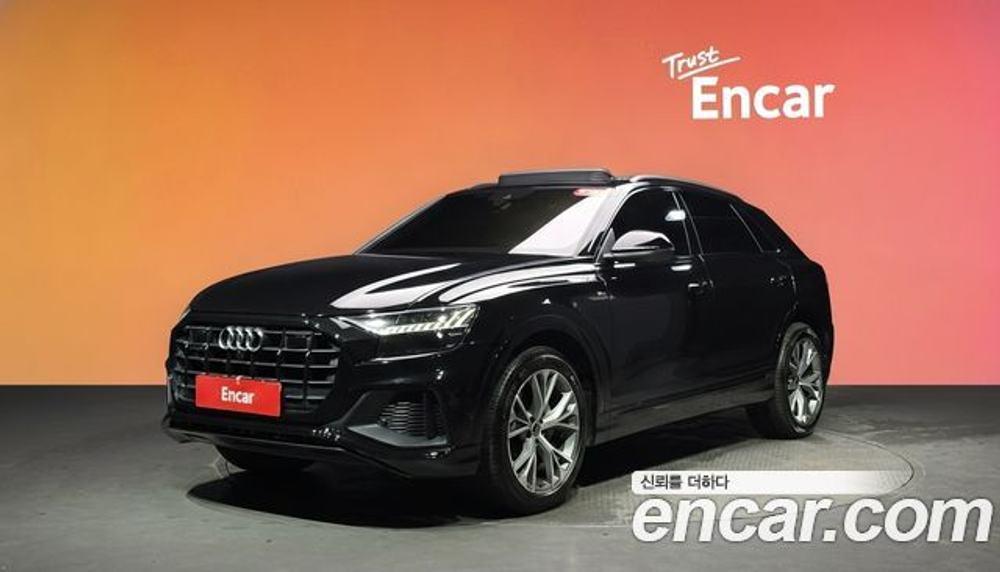 Audi Q8 55 TFSI Quattro Premium — 2022