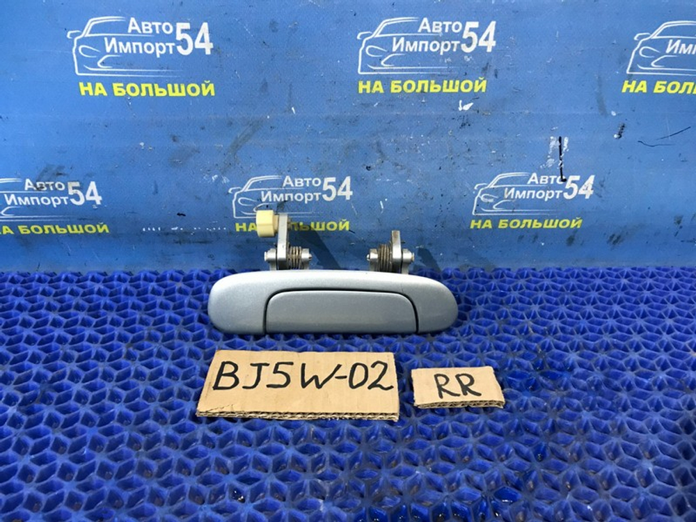 Ручка двери задней правой внешняя MAZDA FAMILIA 2001