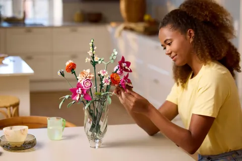 Конструктор LEGO Botanical Collection 10342 Красивый Букет розовых цветов