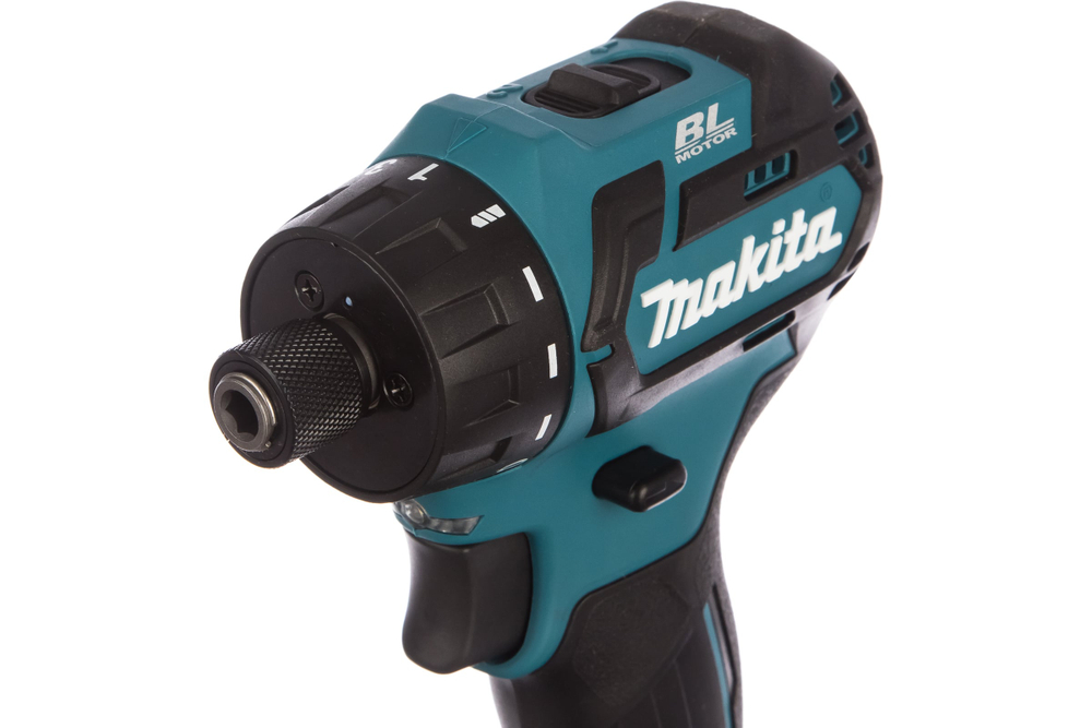 Аккумуляторная дрель-шуруповерт Makita CXT DF032DZ