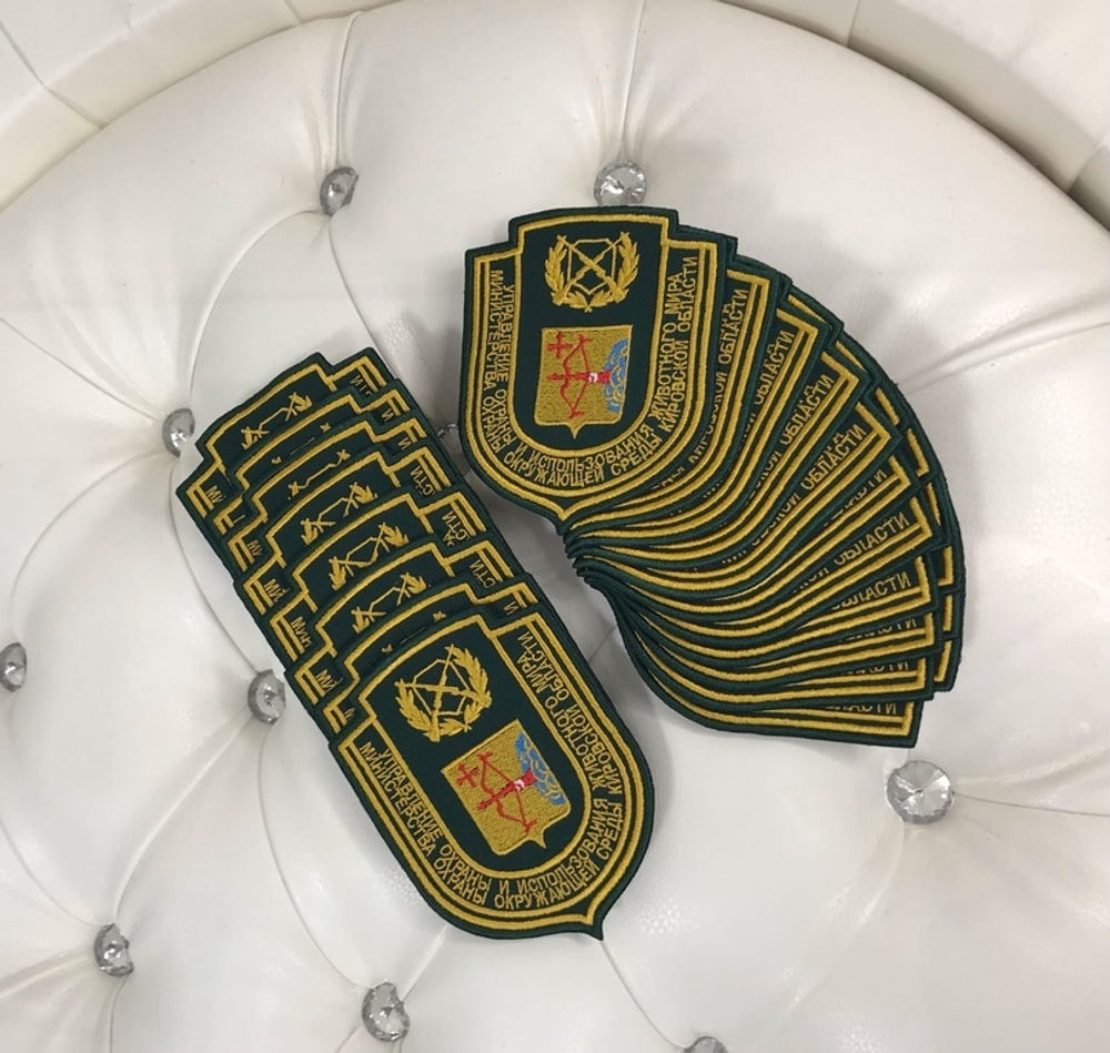 Вышивка шевронов, логотипов.