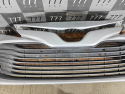 Бампер передний + решетка бампера Toyota Camry (XV70) 17-21 Б/У Оригинал 521190X946
