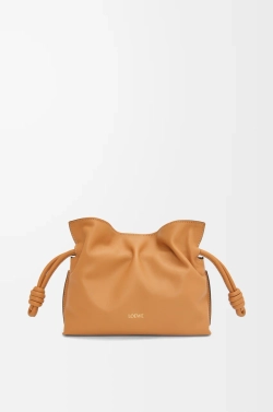 Loewe Мини-клатч Flamenco из телячьей кожи наппа, светло-коричневый