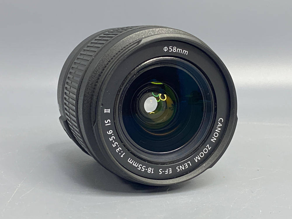 Canon 550D Kit 18-55mm IS II 2.500 кадров