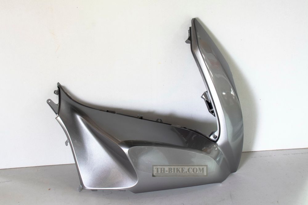 64501-KWN-902ZD. COVER, R. FR. *NHA14M*, Silver. Honda PCX.  (NHA14M SEAL SILVER METALLIC)