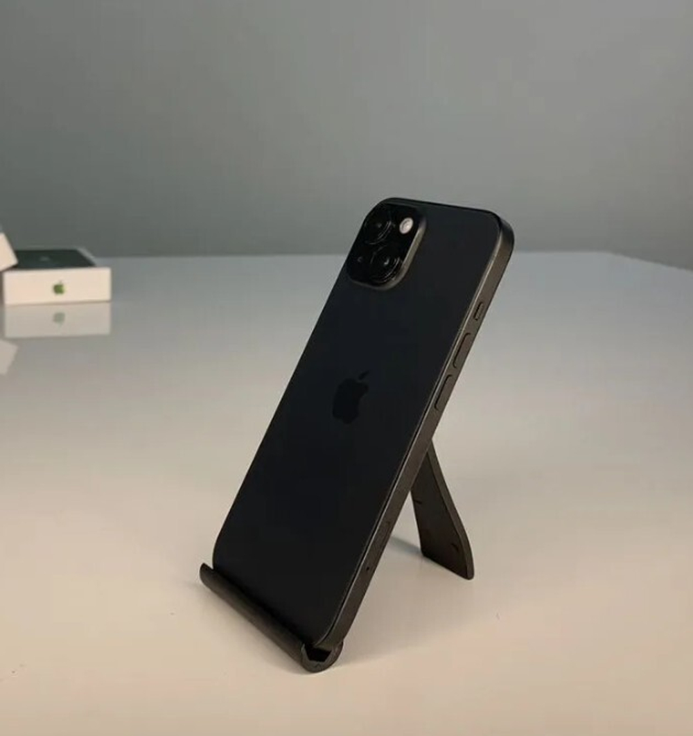iPhone 15, 128 ГБ б/у