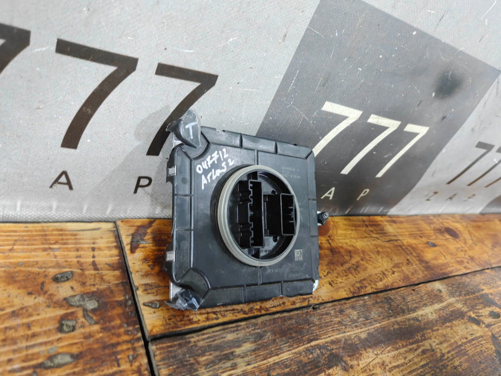 Блок управления фары Geely Atlas 2 23-нв Б/У Оригинал 6608008226A