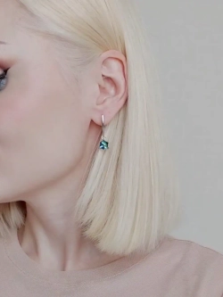 Серьги-подвески Миражи с синим кубиком Swarovski