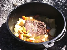 Жаровня чугунная на ножках, 36 см, 9.5 л, угольная, Lodge