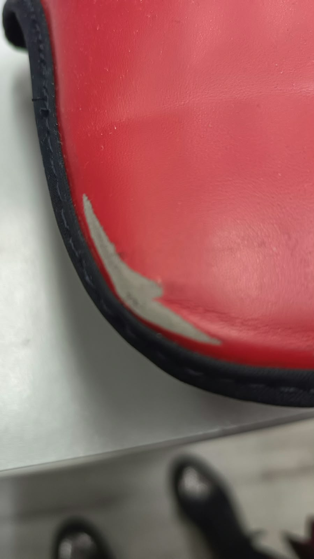 Защита ног Fairtex SP5 Red [УЦЕНКА]