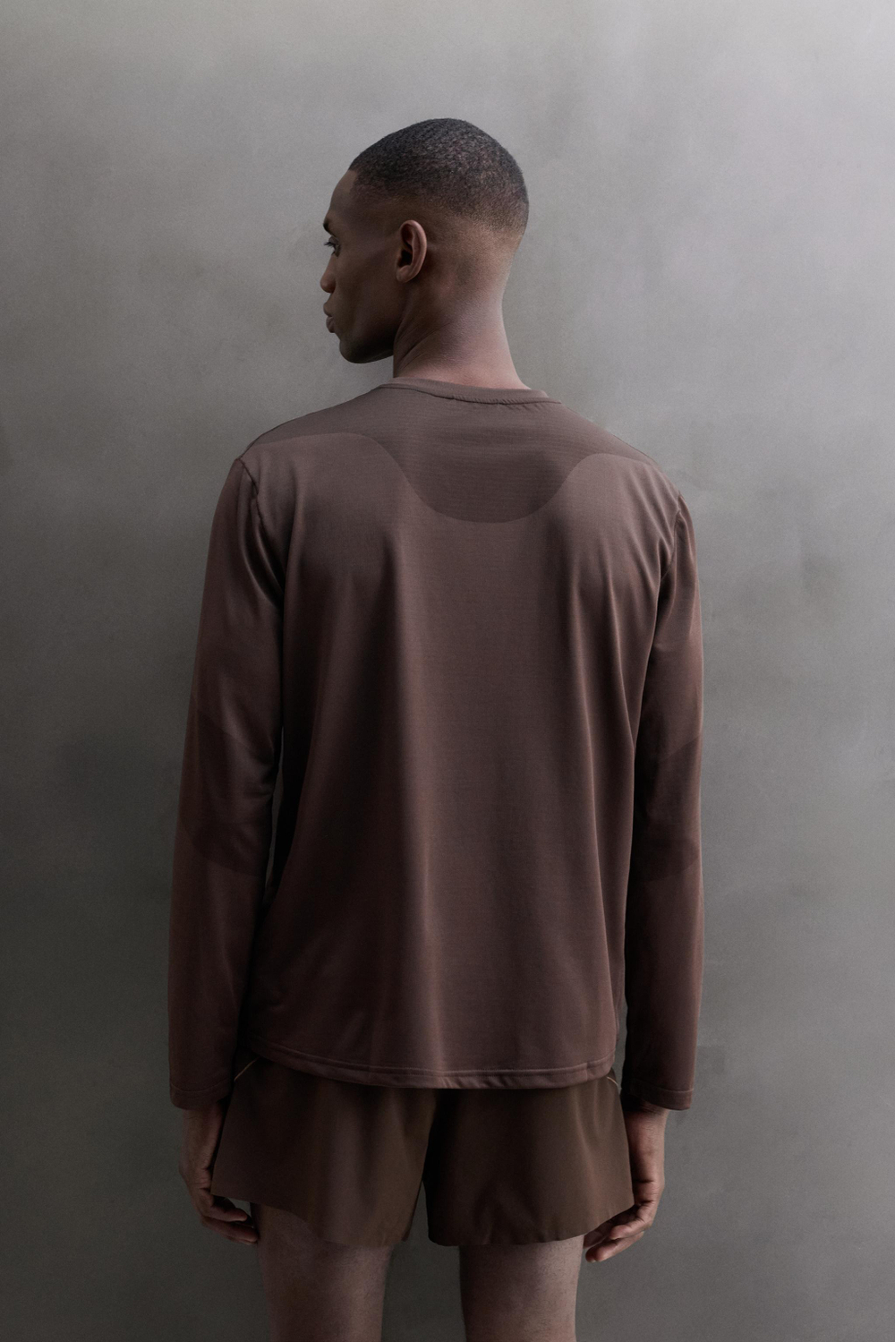 СПОРТИВНАЯ ФУТБОЛКА С ДЛИННЫМИ РУКАВАМИ И КАРМАНОМ — ZARA