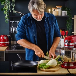 KitchenAid Классическая керамическая сковорода 28см. CC003293-01