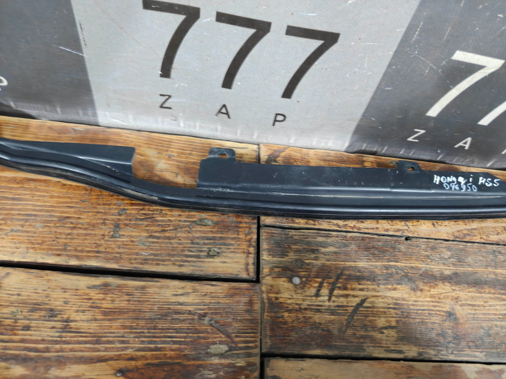 Торцевая накладка уплотнитель двери Hongqi HS5 19-нв Б/У Оригинал 6107160DD01
