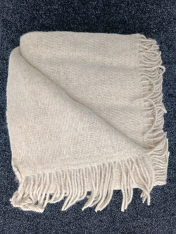 Плед Beige Sanzio 150 на 200 см из 100% Овечьей шерсти с бахромой