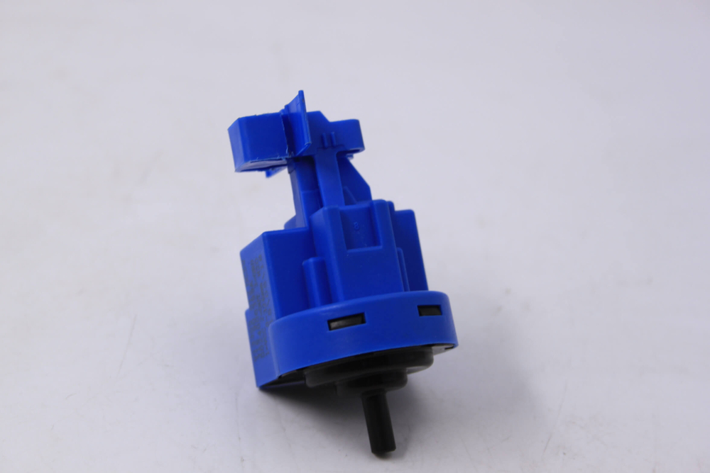 Датчик уровня воды (прессостат) стиральной машины Haier 0024000399A V13305