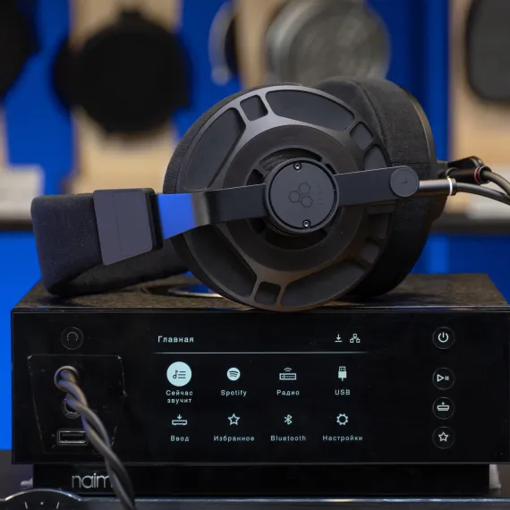 Final Audio D7000 Black