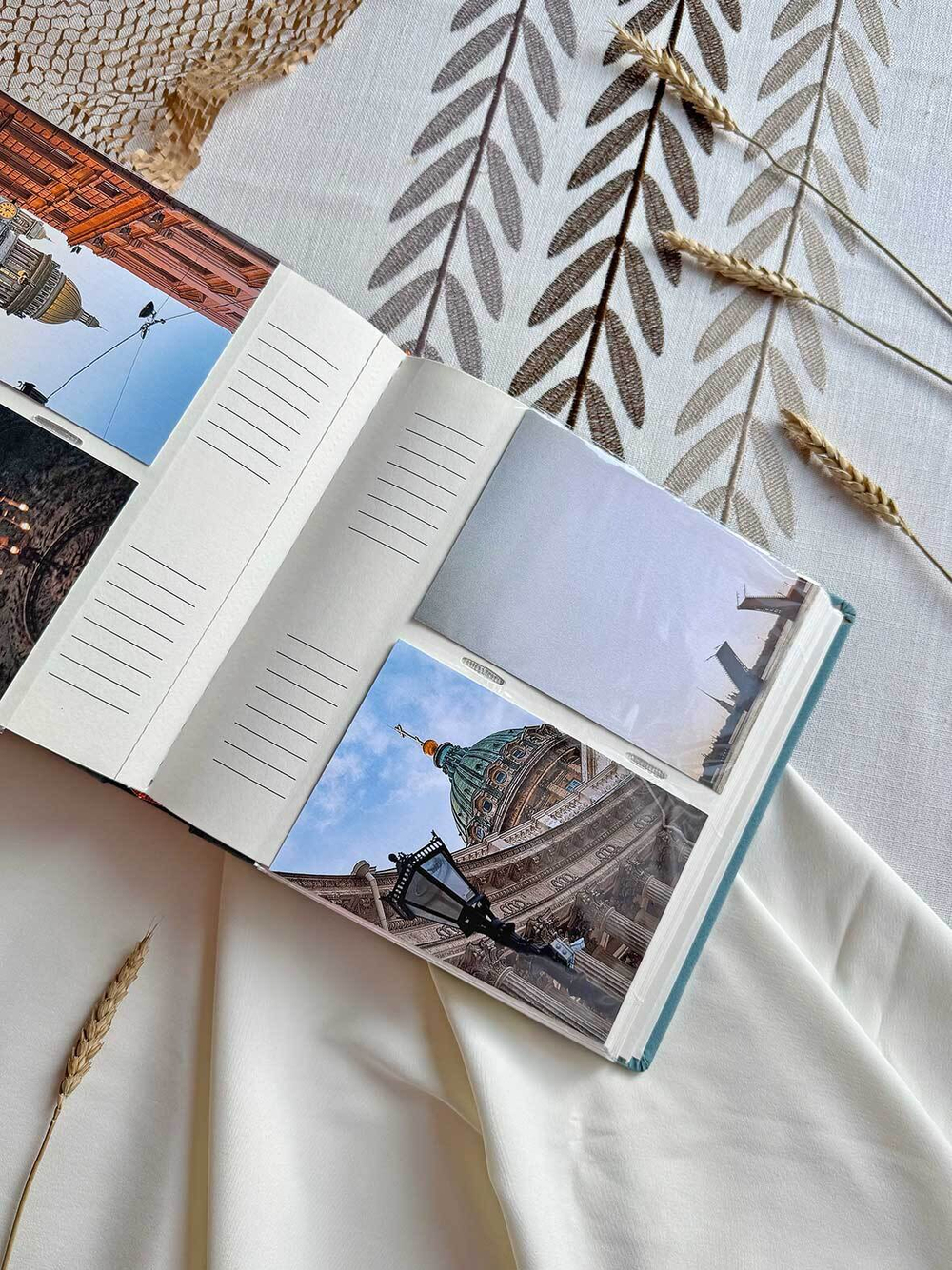 Фотоальбом Делюкс на 200 фото 10х15 см, бум. листы, книж. переплет, с окном suede gri mavi "голубой под замшу"
