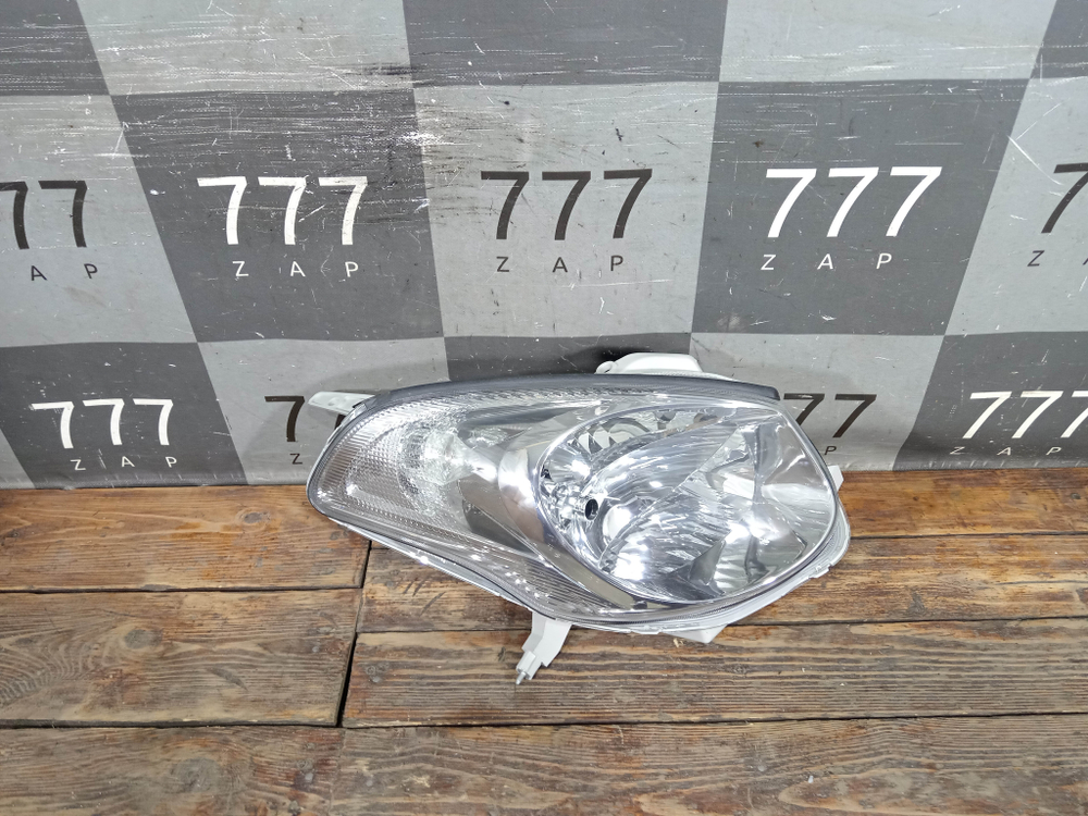 Фара правая ксенон Toyota Verossa 01-04 Новое Оригинал 8113022831