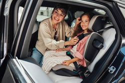 Автокресло 2/3 Britax Roemer KIDFIX PRO i-SIZE LUX Onyx Black от 3,5 до 12 лет, 15-36 кг (100 - 150 см), isofix, черный 2000042139/2000042