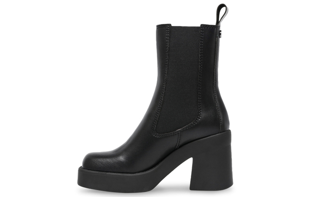 STEVE MADDEN Chelsea Boots Women"s Black/Sand