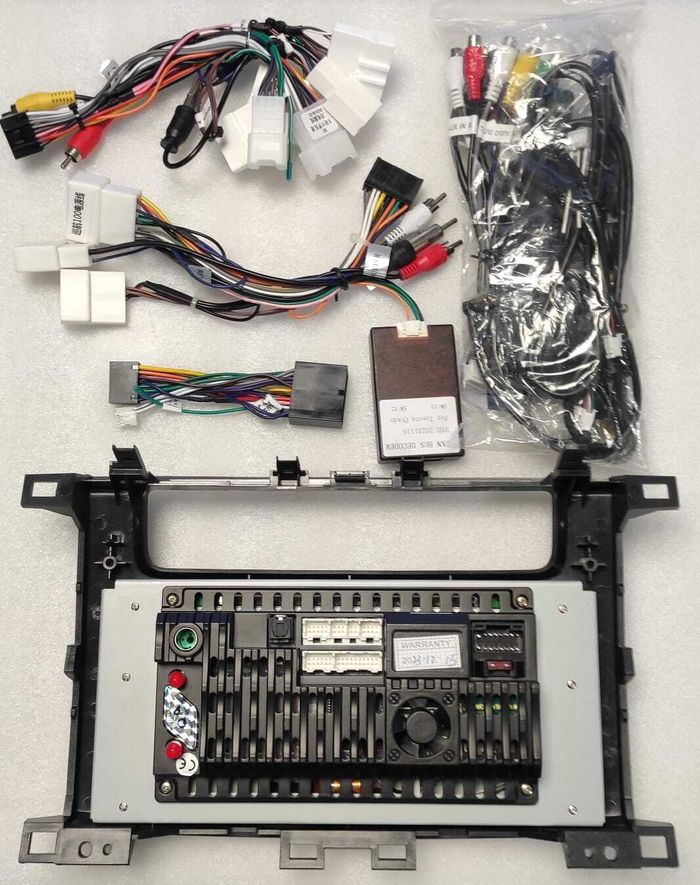 Магнитола для Toyota Land Cruiser 100, Lexus LX470 2002-2007 (экран климата снизу) - Kuberg MKD-7083-S10 Android 12, Быстрая, CarPlay, SIM-слот