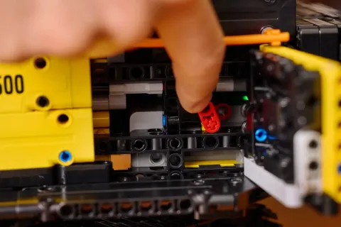 Конструктор LEGO Technic 42215 Гибридный экскаватор Volvo EC500