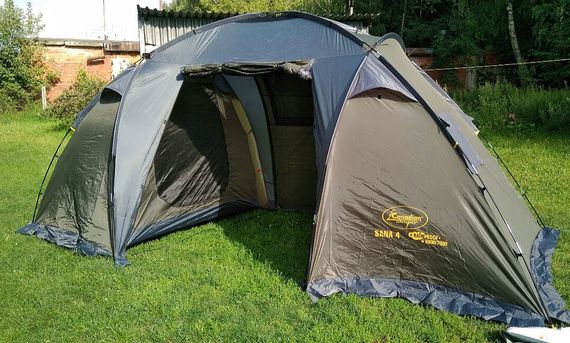 Палатка Canadian Camper SANA 4, цвет forest, главный вход.