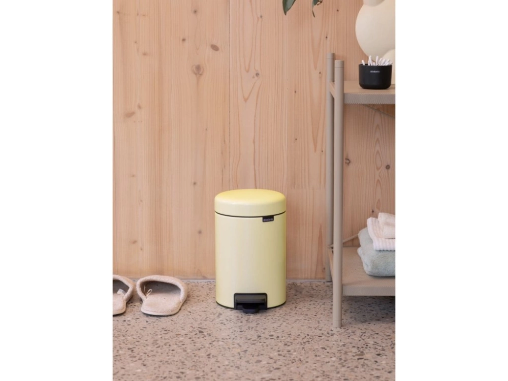 Brabantia Контейнер для мусора NewIcon 3 л желтый EAN 8710755233760