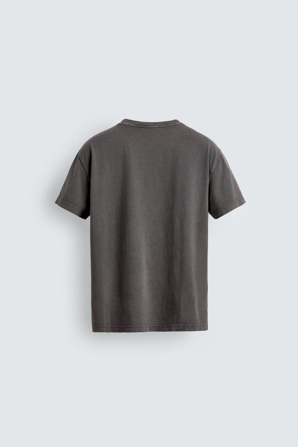 ZARA ФУТБОЛКА КРОП С НАДПИСЬЮ И ЭФФЕКТОМ ПОТЕРТОСТИ, СЕРЫЙ/КОРИЧНЕВЫЙ