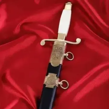 Кинжалы и кортики