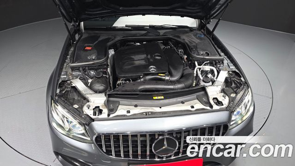Mercedes-Benz E-Class E350 4MATIC AMG Line — 2019