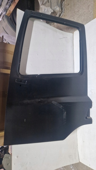 Дверь левая CF85 (в железе)