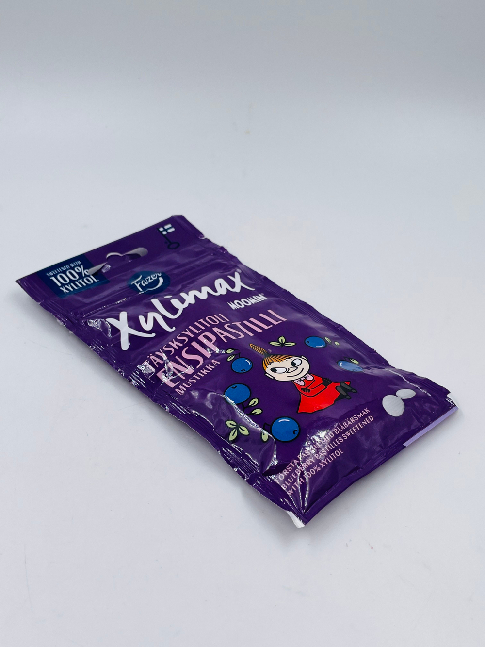Пастилки с ксилитом для зубов Fazer Xylimax Moomin набор со вкусом черники и клубники, 2 шт. по 38 г (из Финляндии)