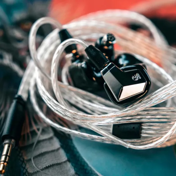 Campfire Audio Supermoon Deluxe Black