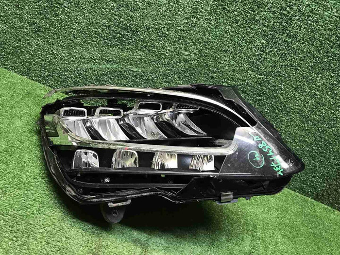 Битая Фара правая Mercedes C w205 (2018-2023) LED