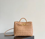 Сумка Bottega Veneta Andiamo Small — бежевая — фото 2