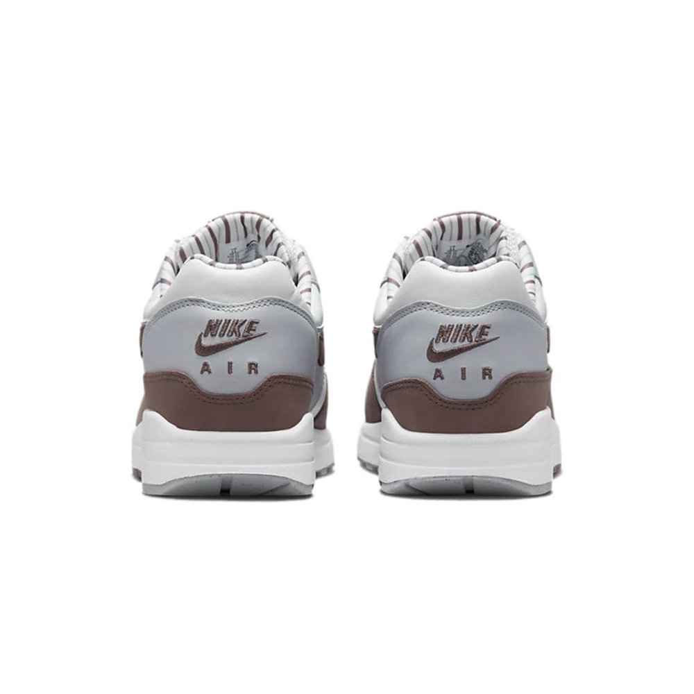 alt="Полосатая подкладка и премиальная кожа на Nike Air Max 1 Shima Shima"