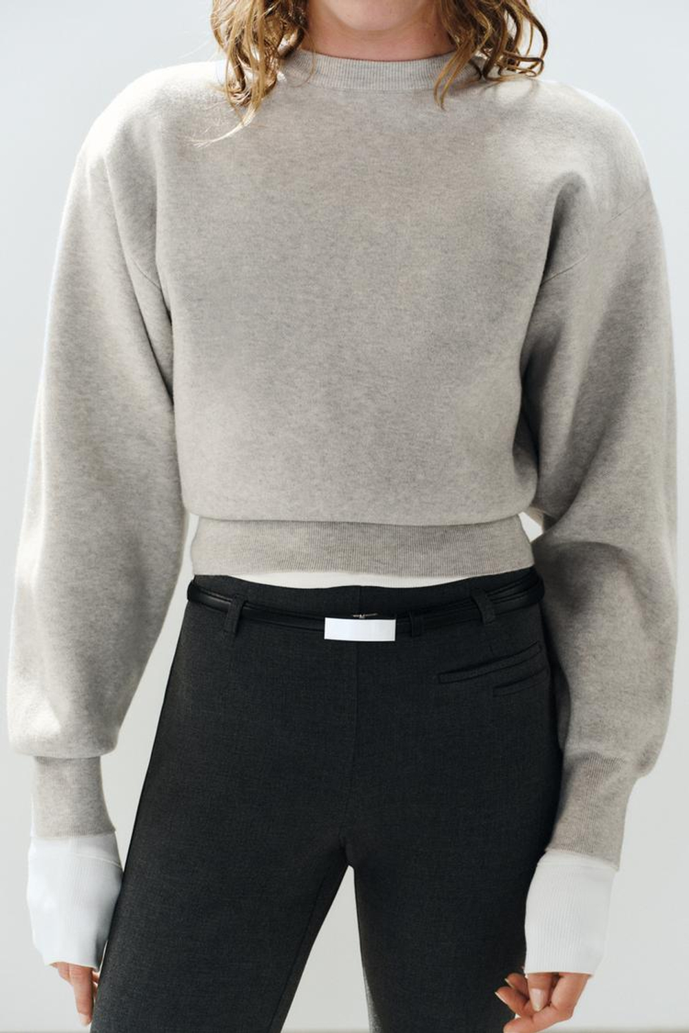 ZARA СВИТЕР С ПОДПЛЕЧНИКАМИ, СЕРЫЙ