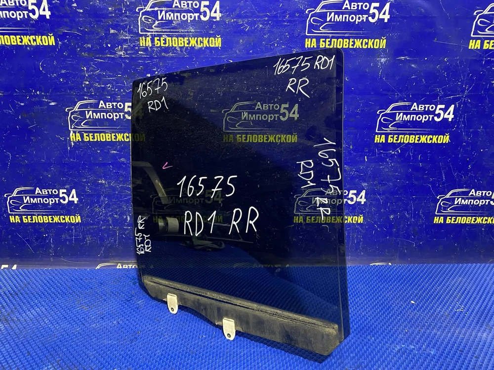 Стекло двери задней правой Honda CR-V 1995-2001