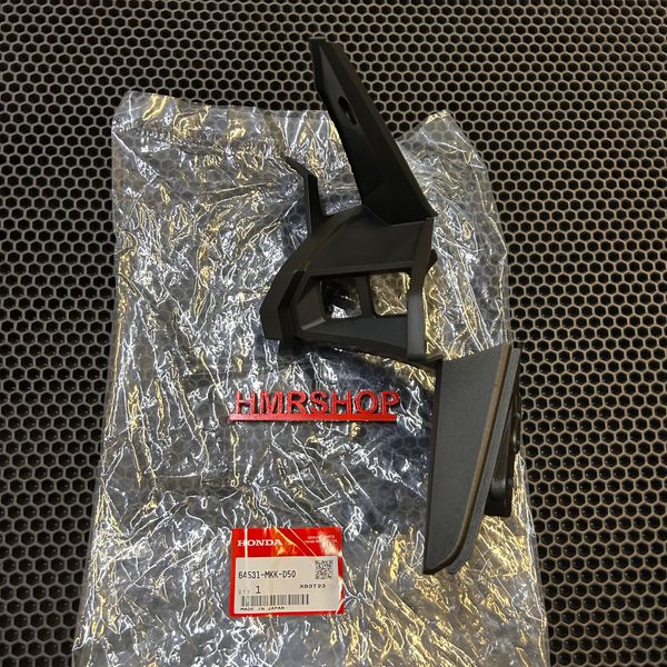 Honda Пластик правый черный под две кнопки CRF 1000 64531-MKK-D50