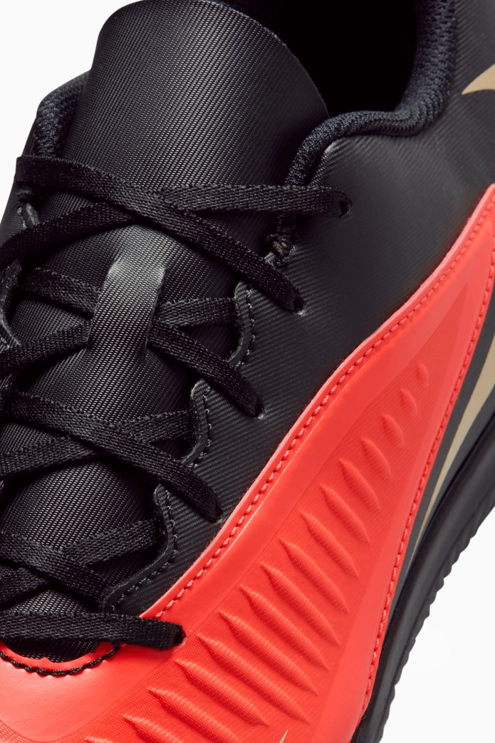 Футзалки Nike Phantom 6 Low Club IC - красный